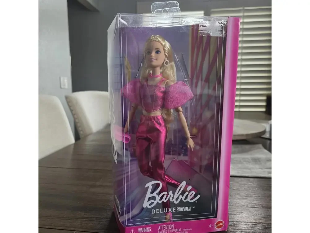 Barbie Deluxe Style Fashion Doll #5 in Metallic Pink Outfit JFP40